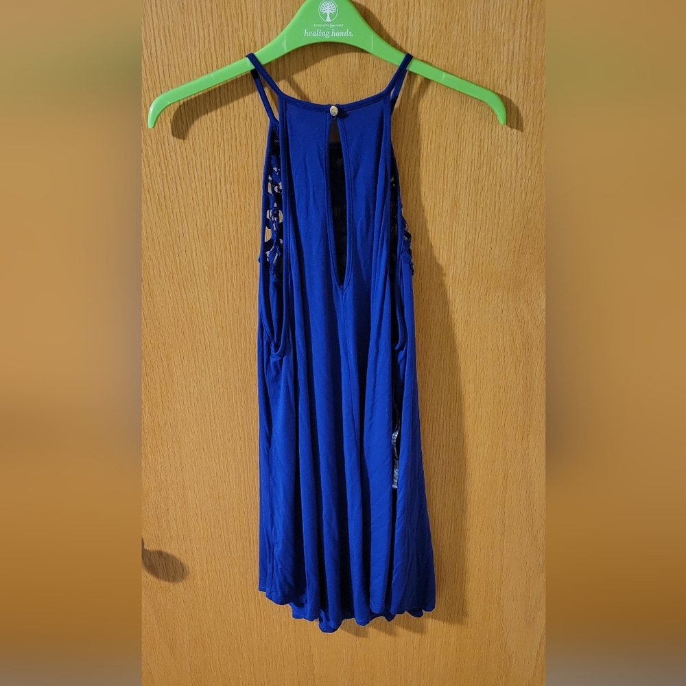 Blue Tank - Picture 5 of 7